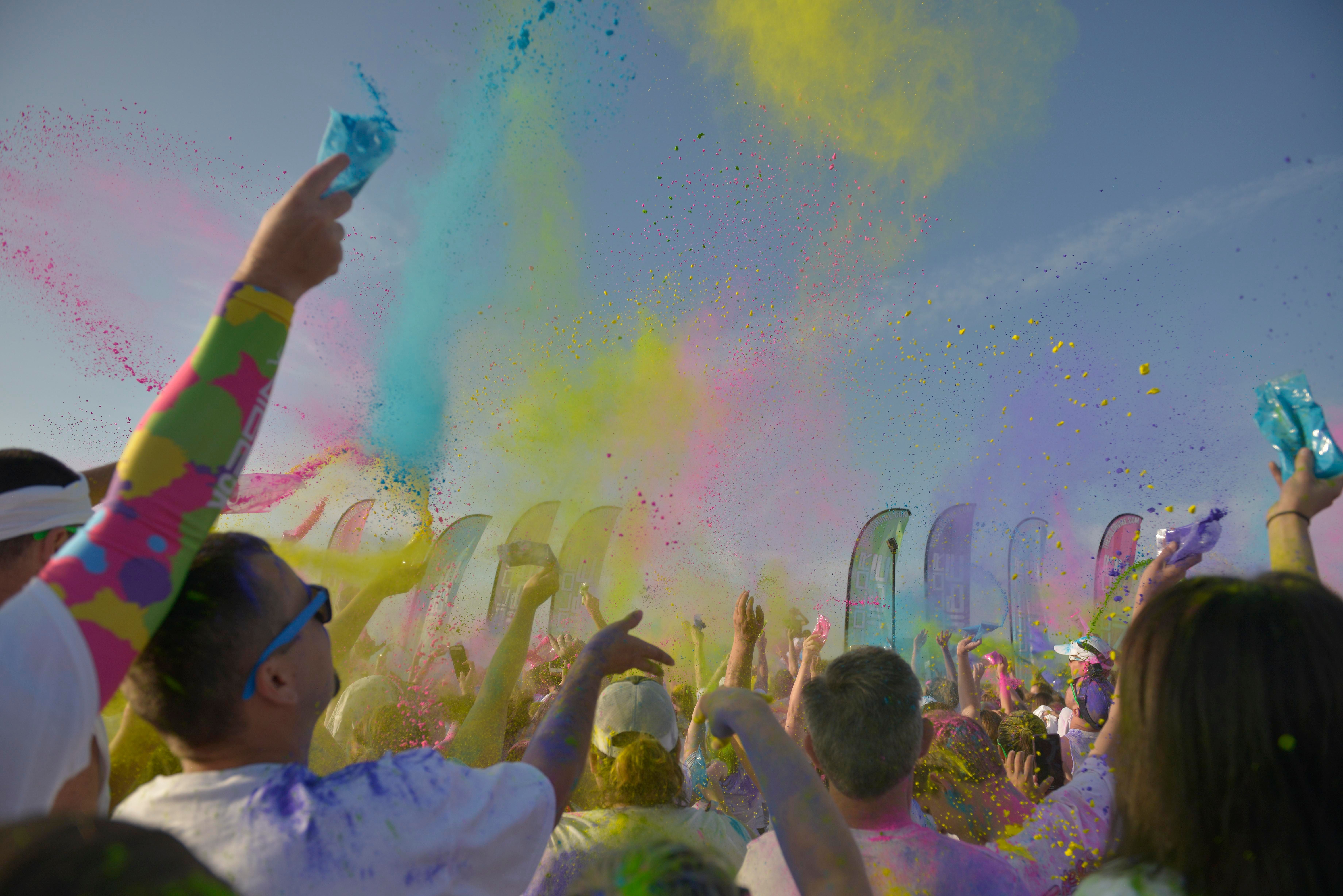 Runners in the Color Run